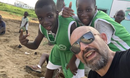 Torino e Siena insieme per la Costa d’Avorio: Coast to Costa, un crowdfunding per una scuola di basket per le bambine e i bambini di Grand Bassam.